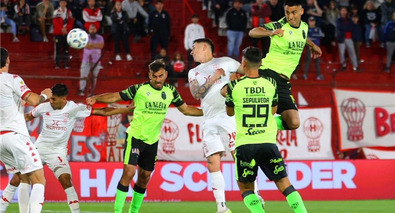 Trước trận đấu Huracan vs Barracas Central