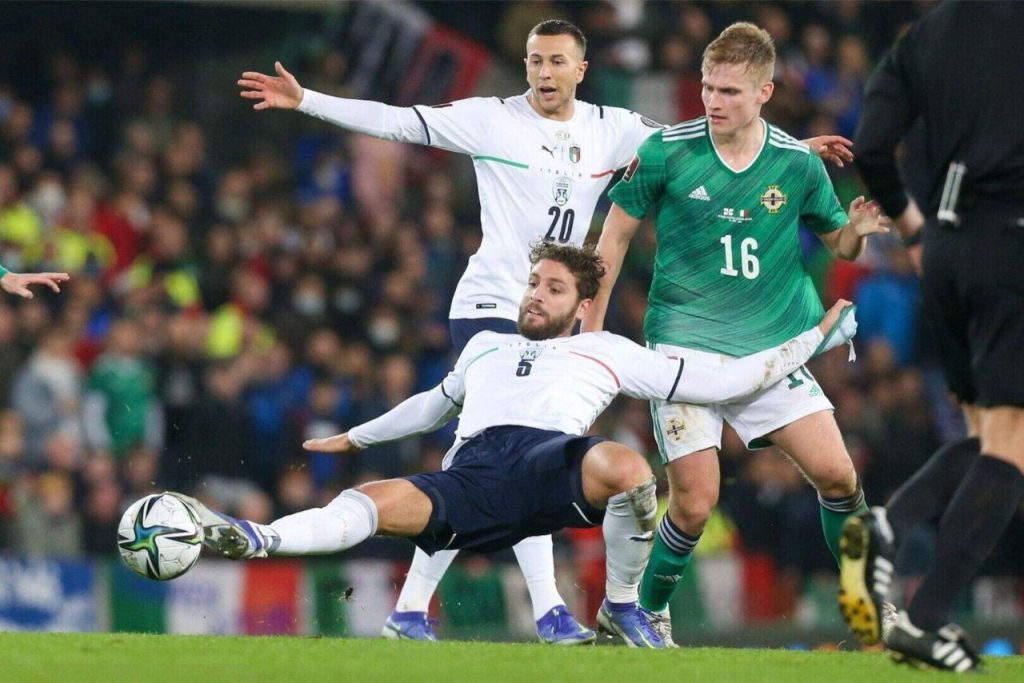 Trước giờ bóng lăn