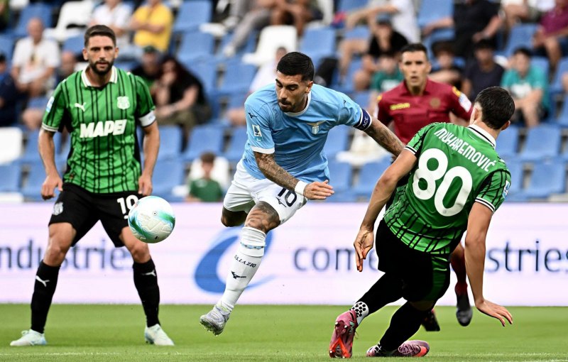 Lazio đối diện trận cầu khó khăn trước Sassuolo
