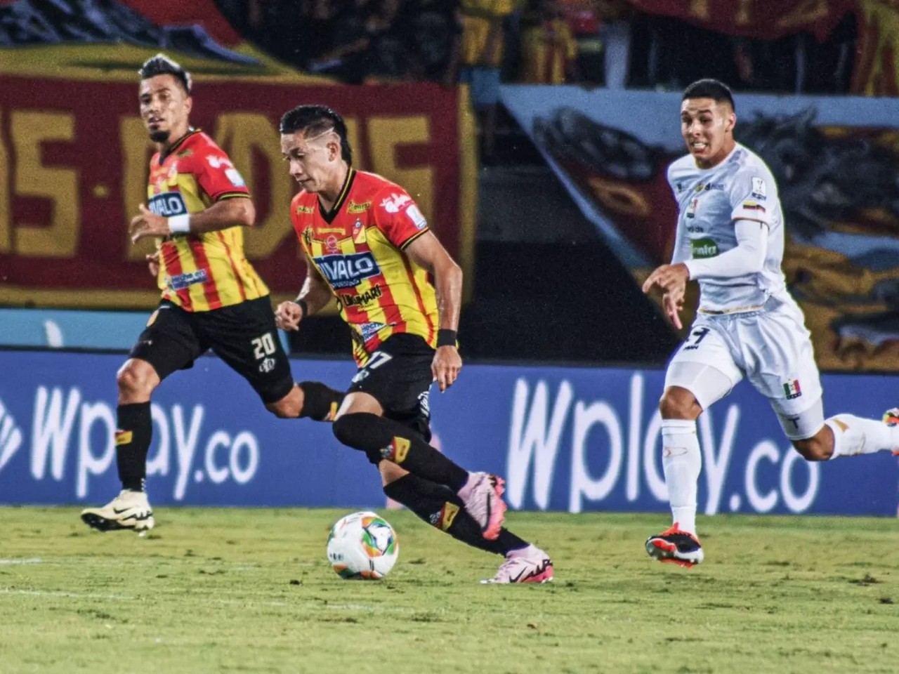 Trước giờ bóng lăn