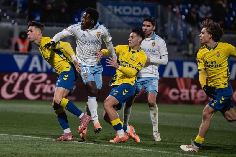 Trước trận đấu Zaragoza vs Racing Santander