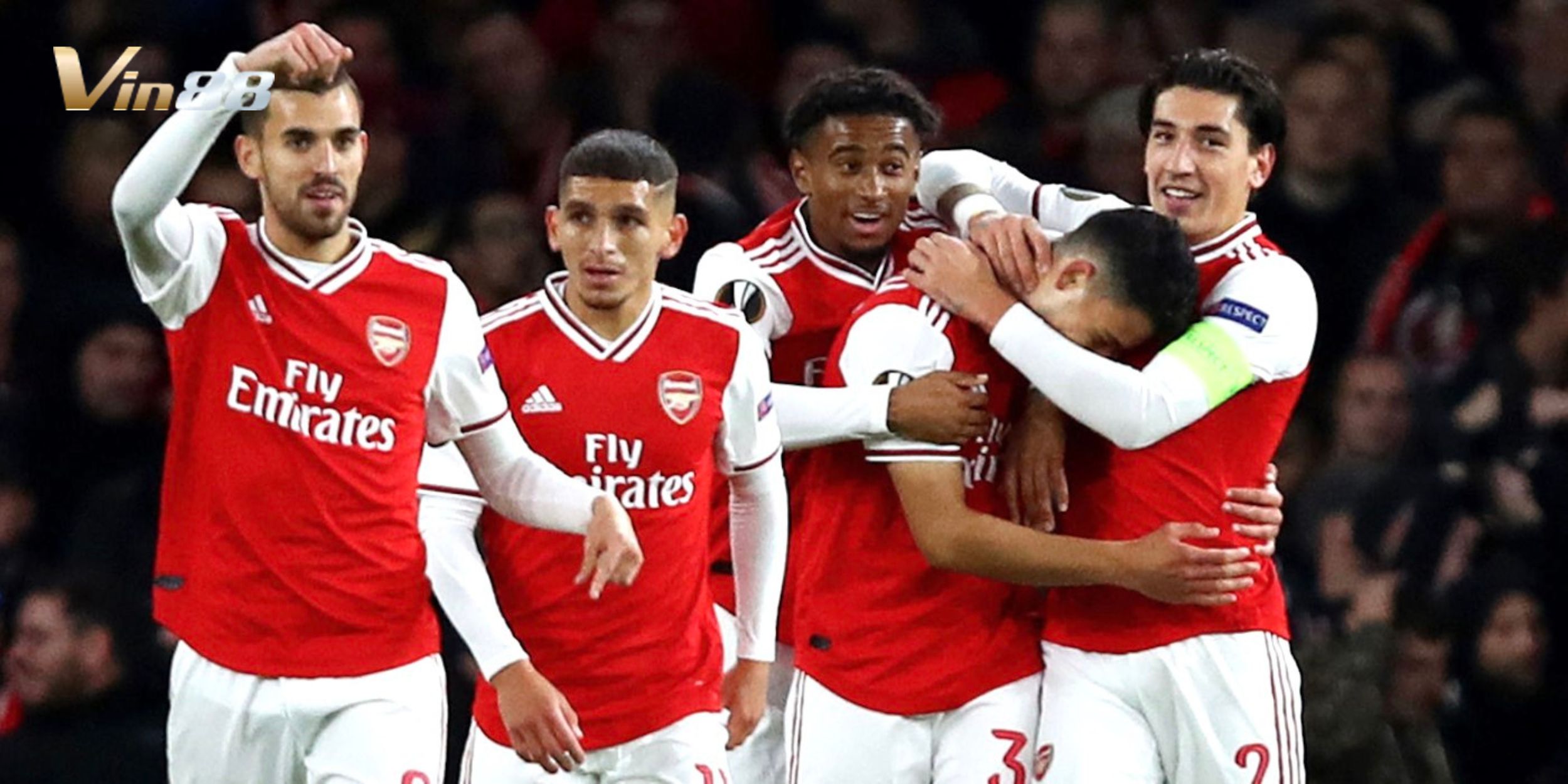 Arsenal duy trì phong độ ổn định và dẫn đầu bảng xếp hạng
