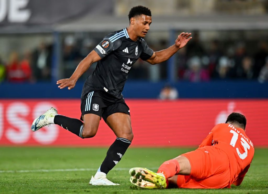 Trước giờ bóng lăn