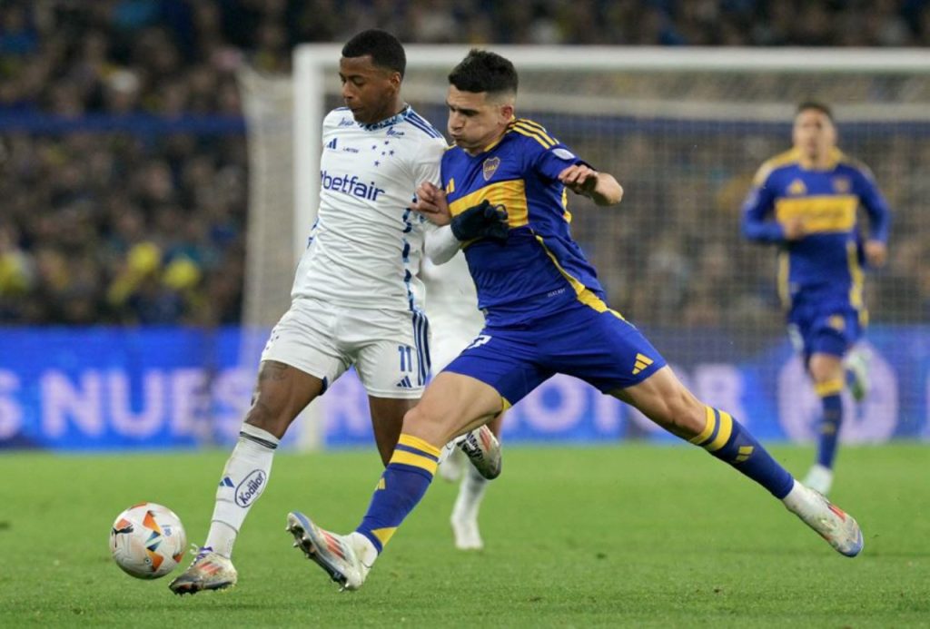 Trước giờ bóng lăn