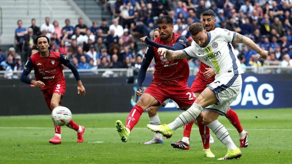 Trước giờ bóng lăn