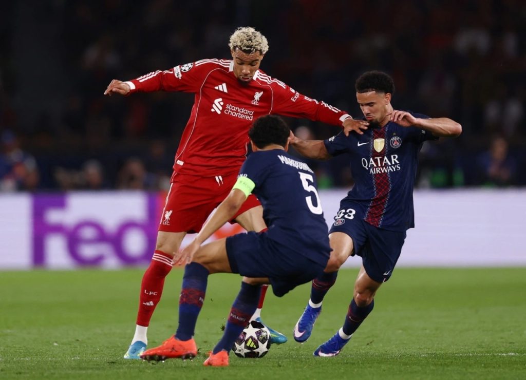 Trước giờ bóng lăn