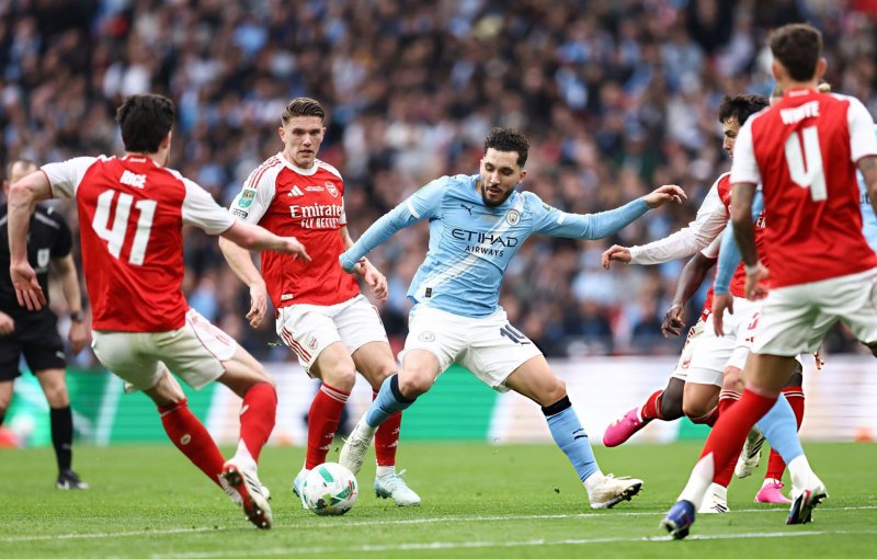 Man City phải thắng Arsenal để cạnh tranh cho ngôi vương