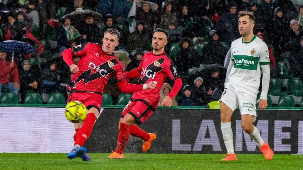 Trước giờ bóng lăn