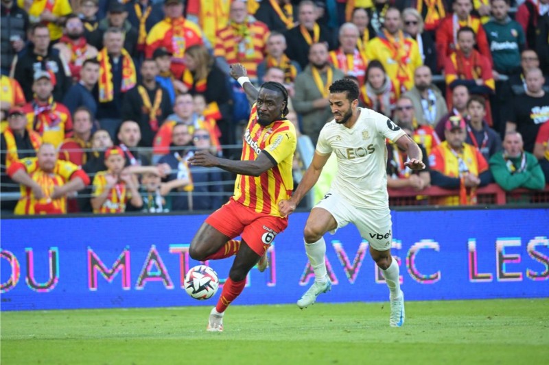 Trước trận đấu Lens vs Nice