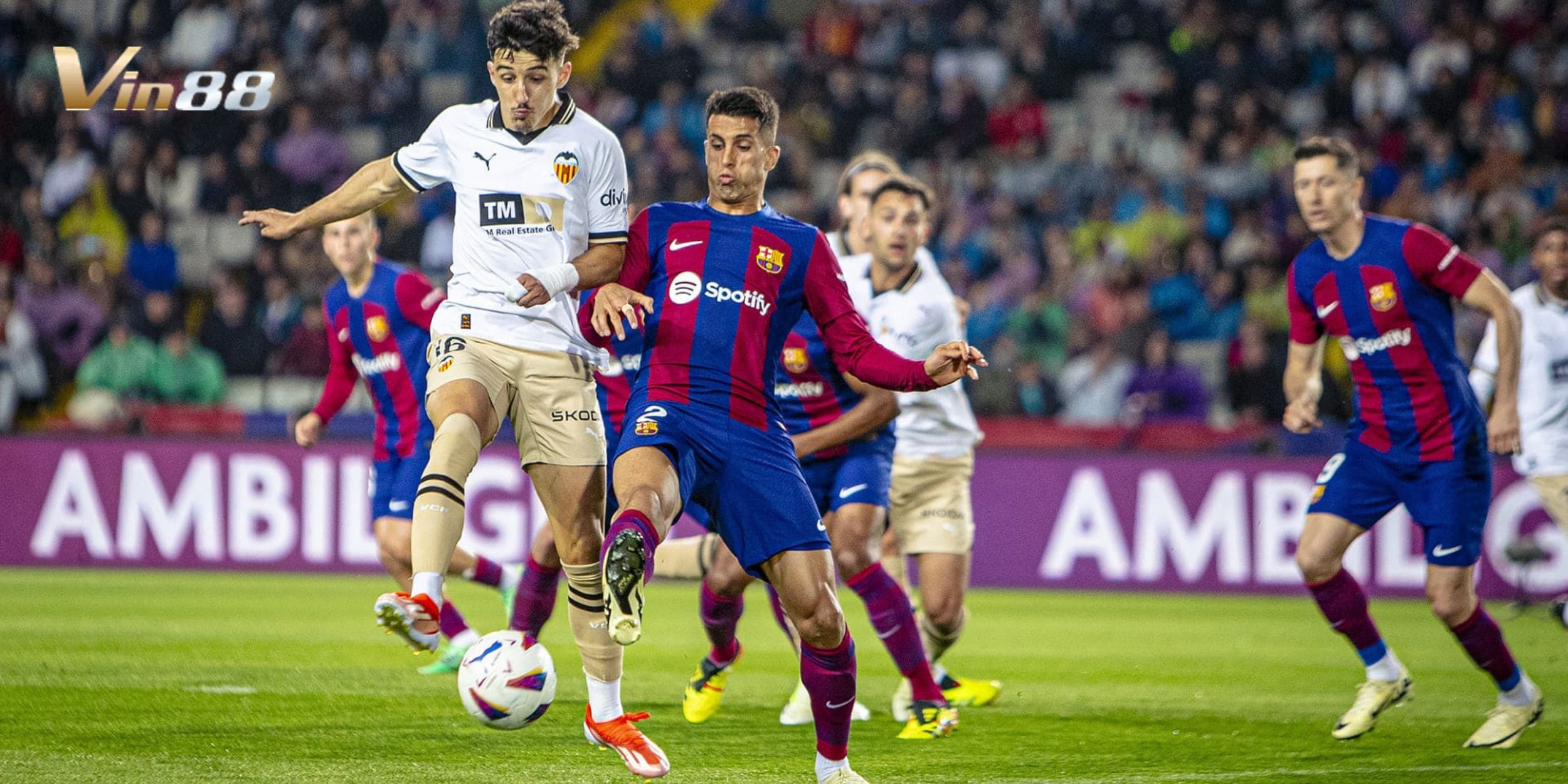 Valencia vs Barcelona được dự đoán nghiêng hẳn về phía đội khách 