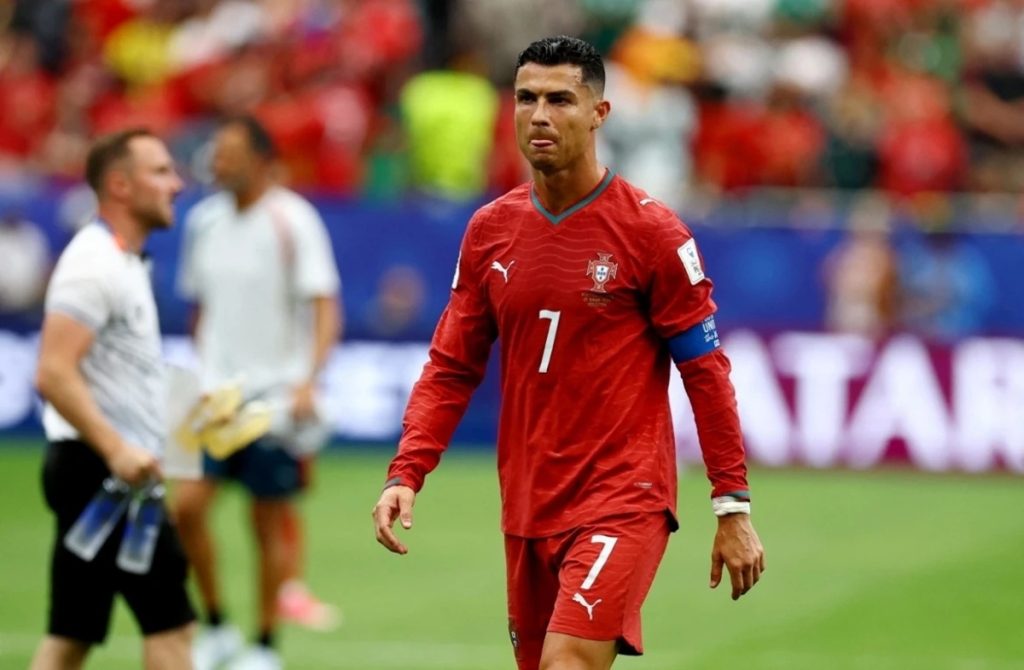 Ronaldo có màn trình diễn không như kỳ vọng ở trận ra quân