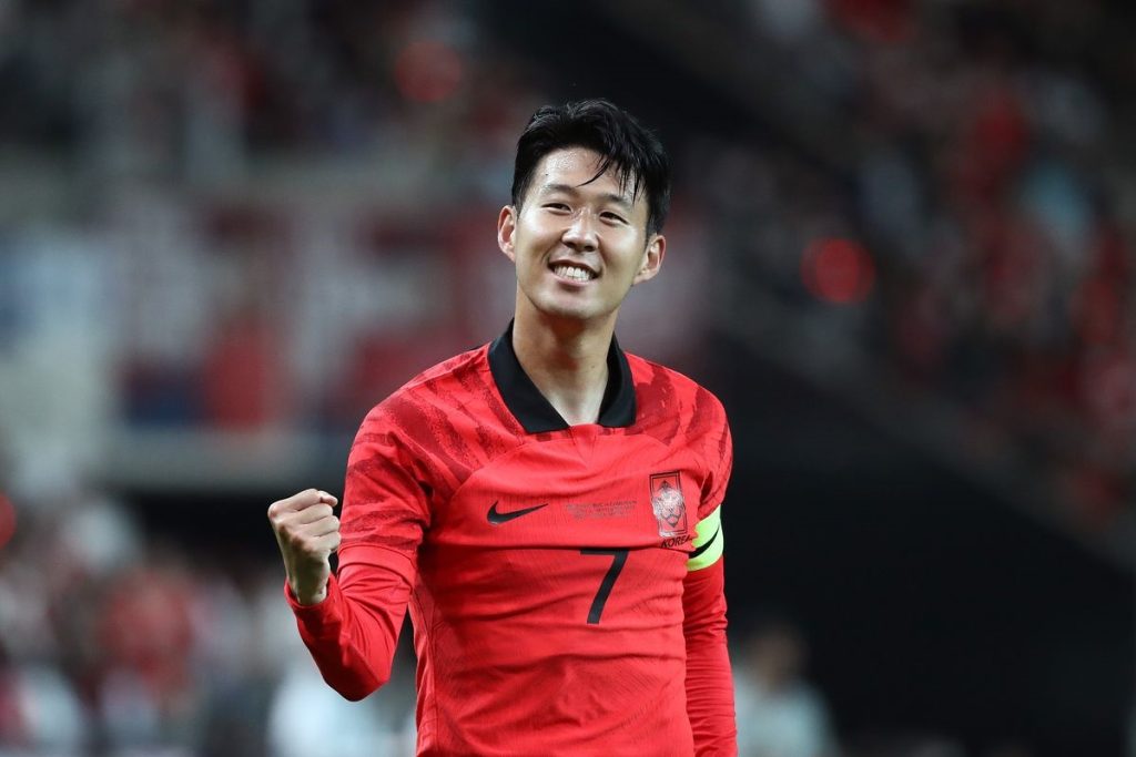 Son Heung Min cùng các đồng đội cần có 3 điểm trước Nam Phi để chắc chắn đi tiếp