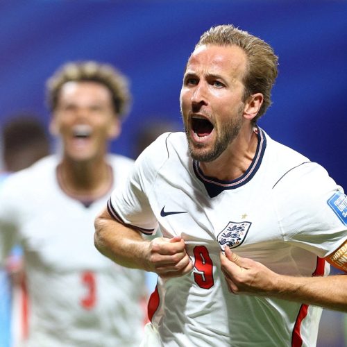 Harry Kane vừa tỏa sáng rực rỡ với 2 bàn thắng ở vòng 32 đội
