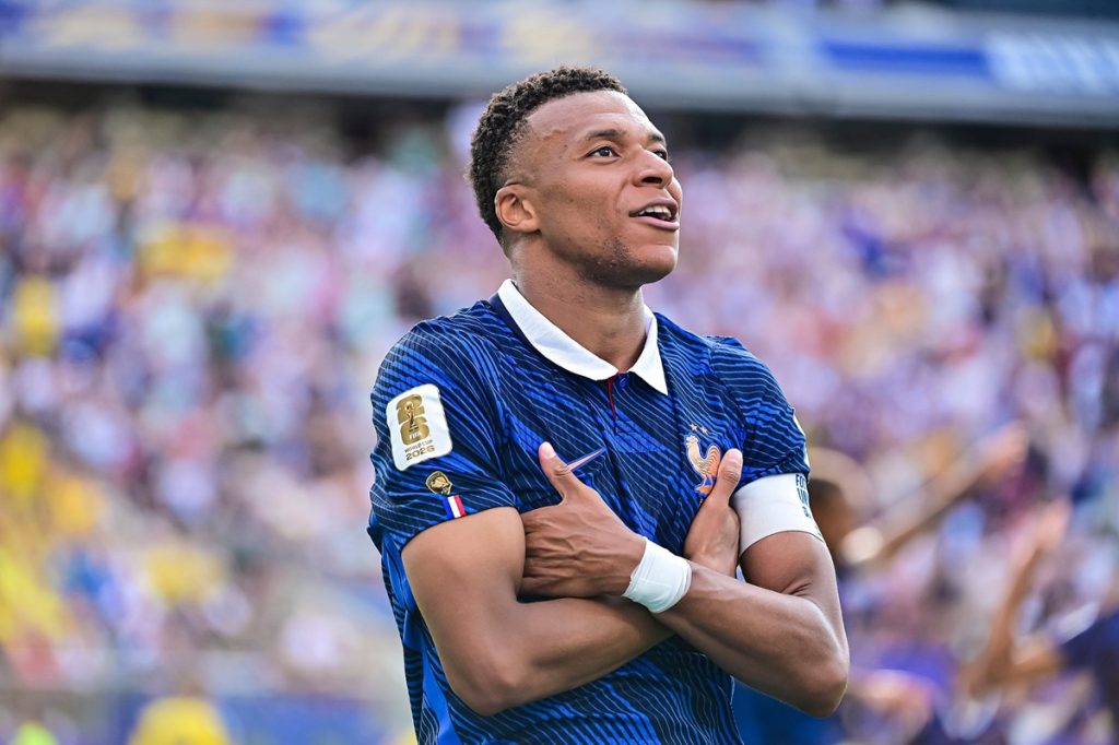 Mbappe đang dẫn đầu cuộc đua Vua phá lưới World Cup năm nay