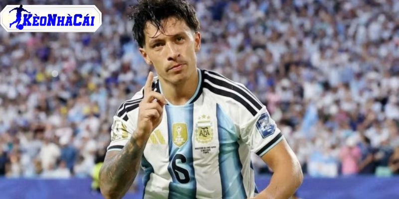 di-san-cua-martinez-trong-mau-ao-argentina-van-rat-lon di-san-cua-martinez-trong-mau-ao-argentina-van-rat-lon