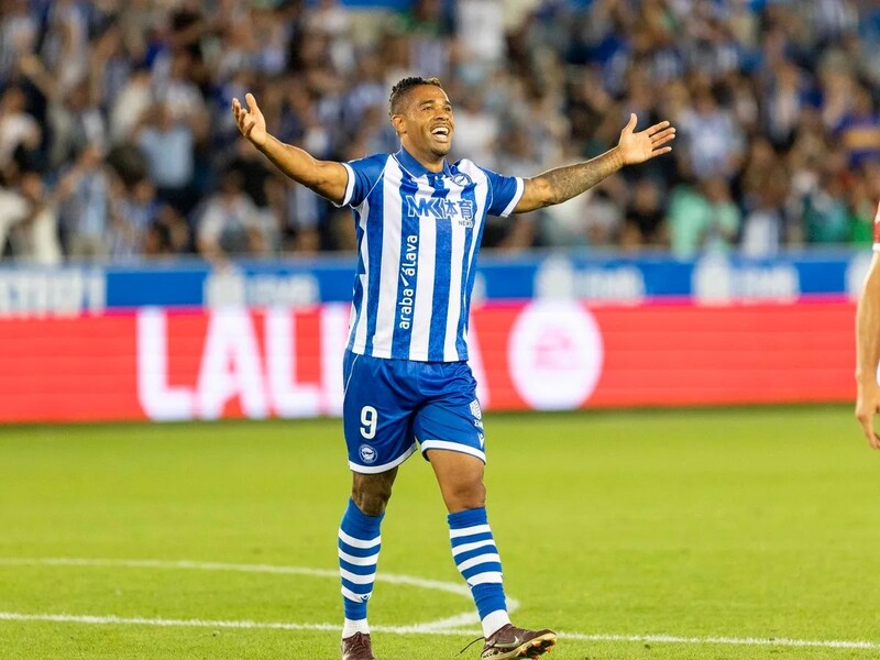 Alaves vs Valencia - Ngựa ô bùng nổ
