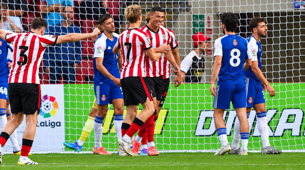 Dự đoán tỷ số Cheltenham - Exeter: 3-1